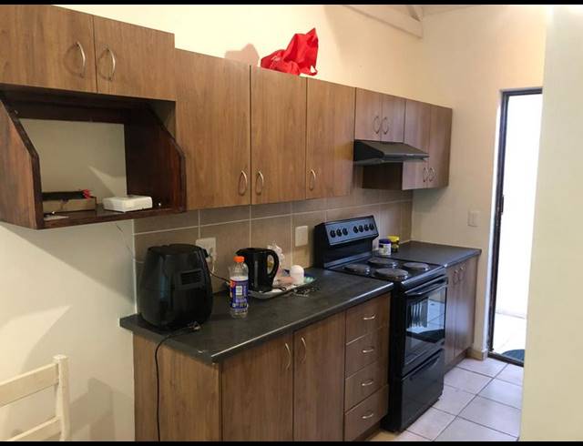2 BEDROOM PROPERTY TO RENT IN KINGSWOOD